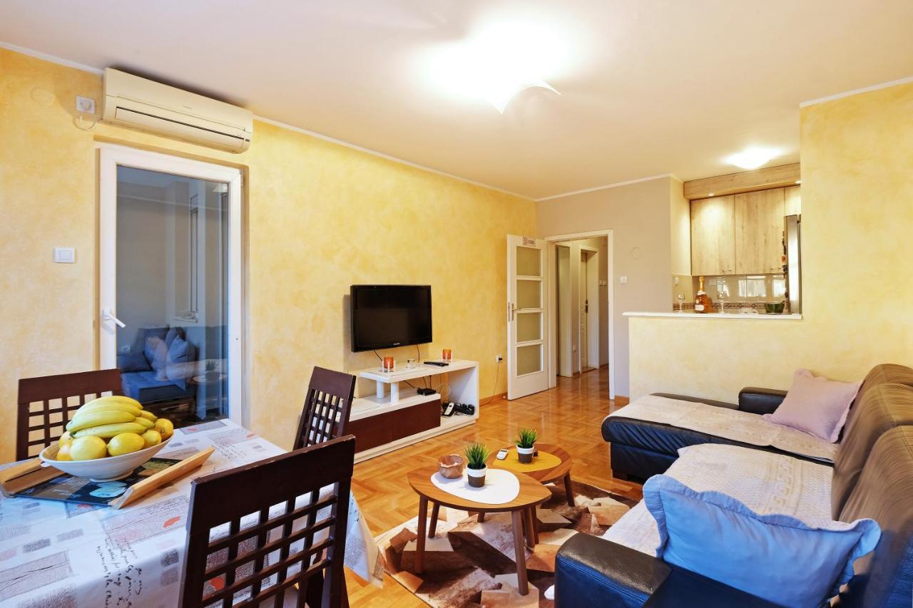 Sky City View Apartment & Big Terrace Belgrade Extérieur photo